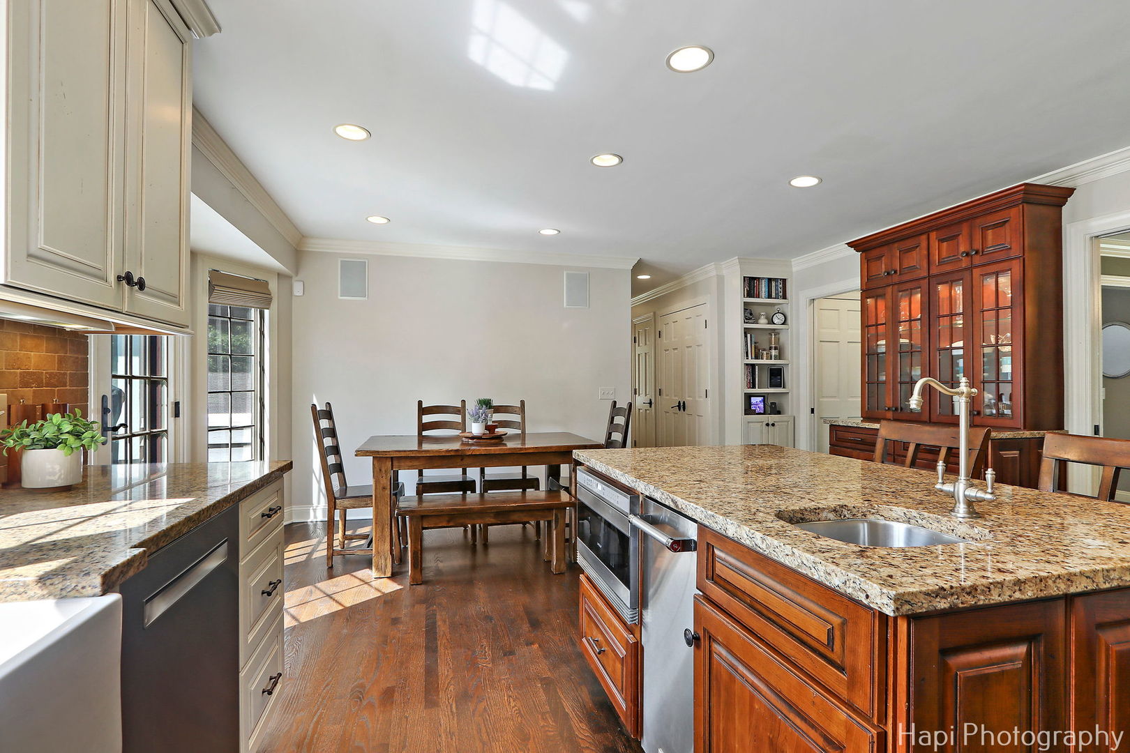 2340 Huntington Lakes Drive