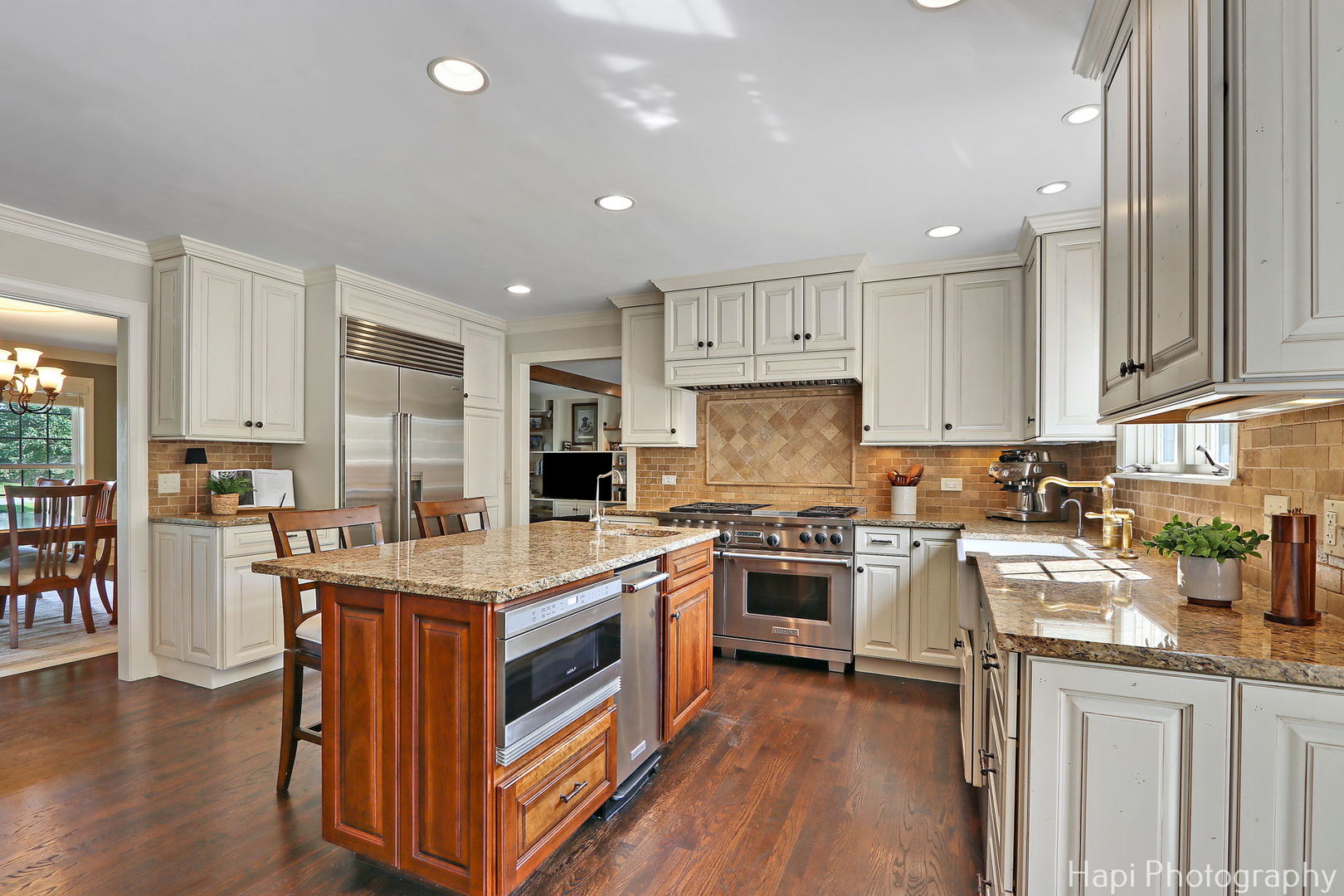 2340 Huntington Lakes Drive