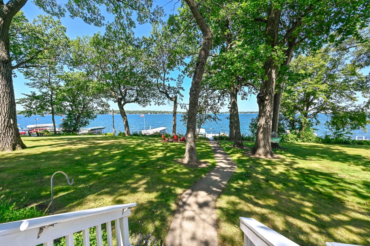 2225 South Shore Dr
