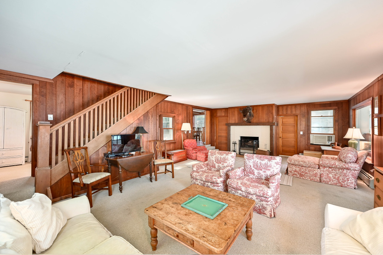 2225 South Shore Dr