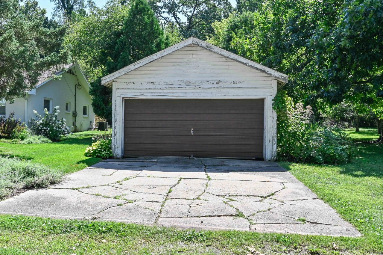 2225 South Shore Dr