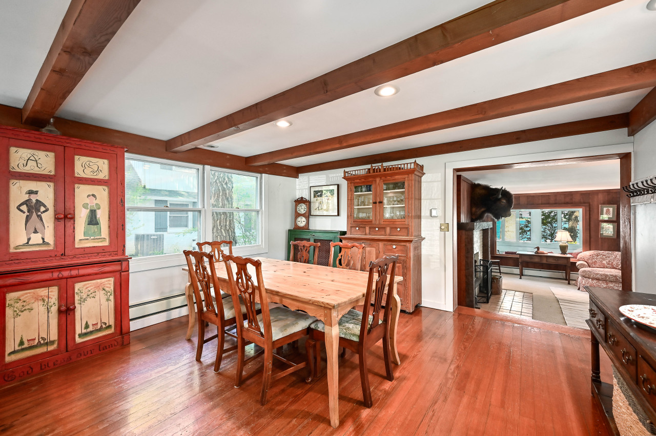 2225 South Shore Dr