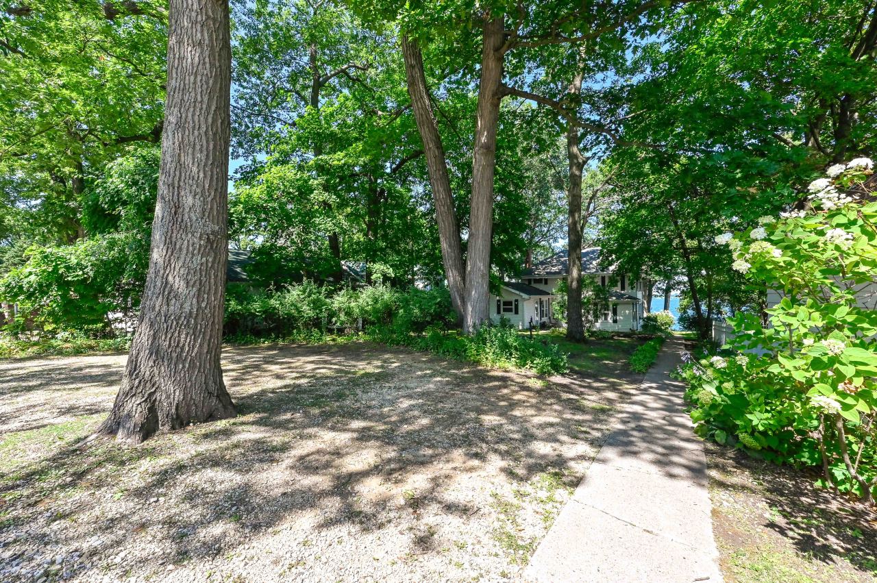 2225 South Shore Dr