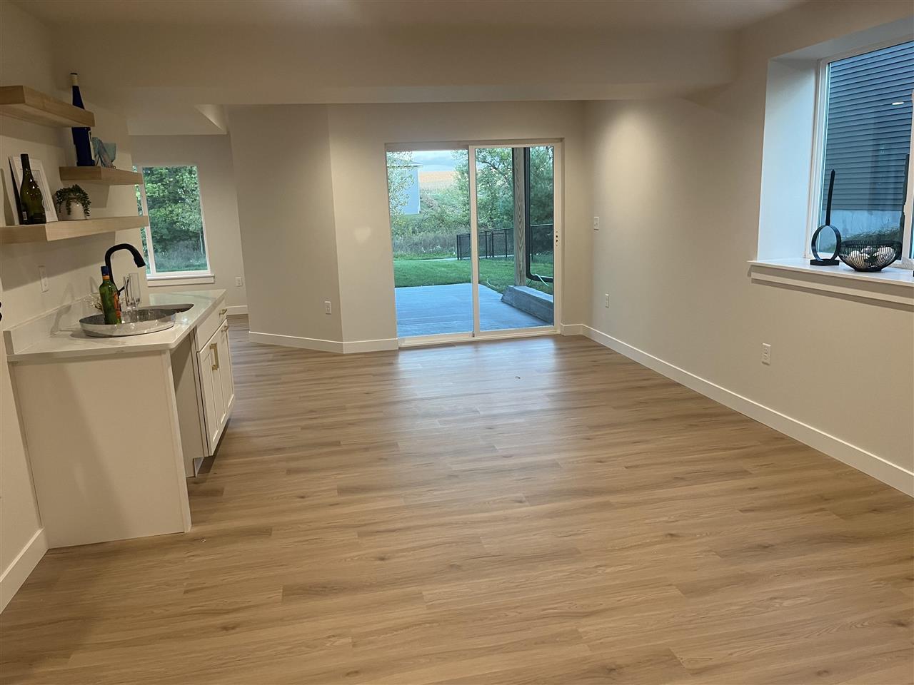 218 Colchester Dr