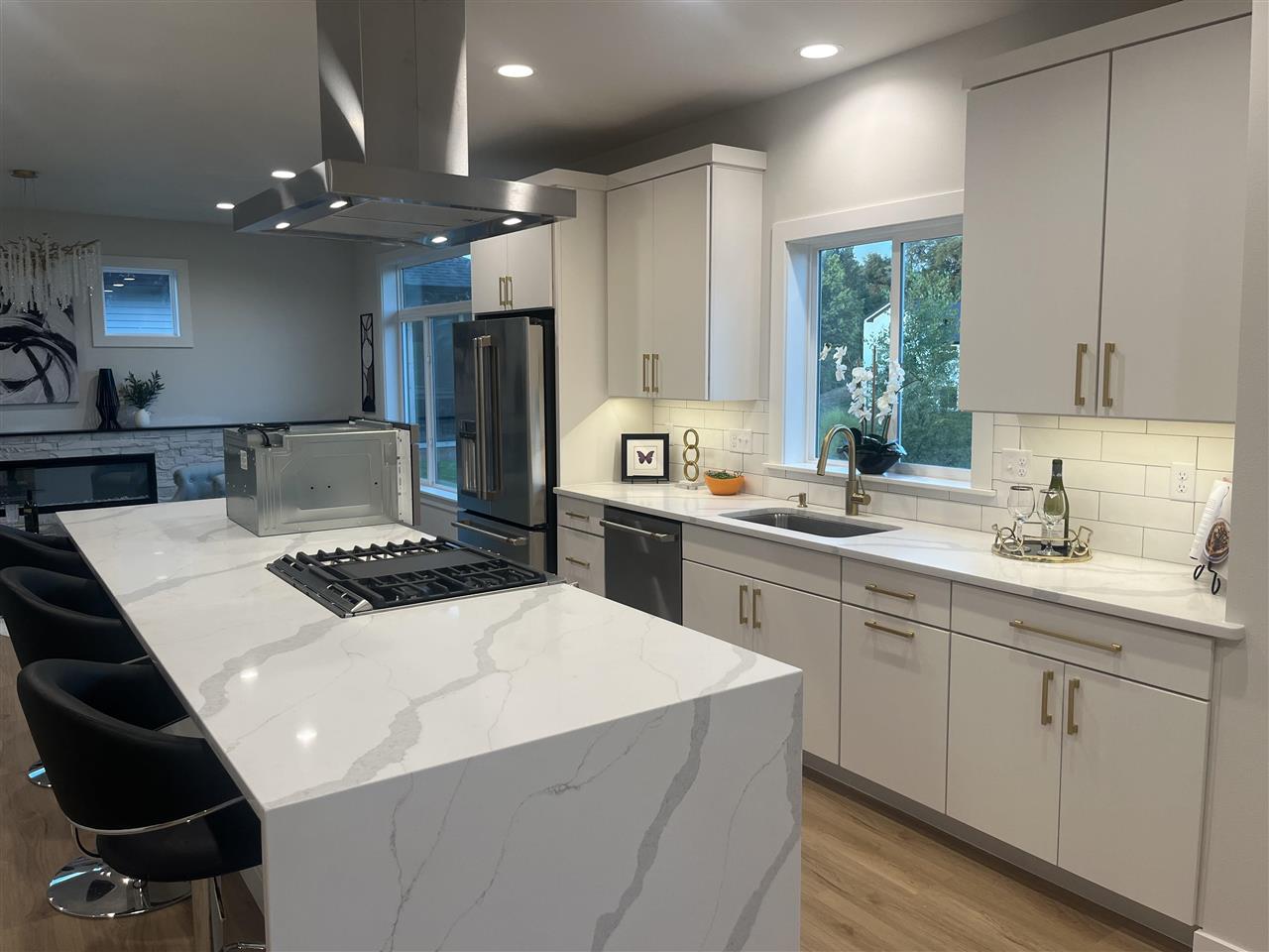 218 Colchester Dr