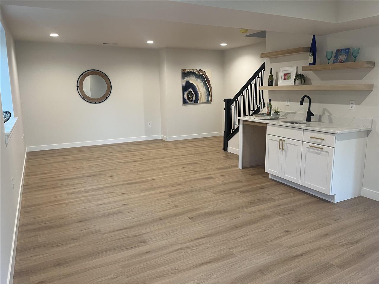 218 Colchester Dr