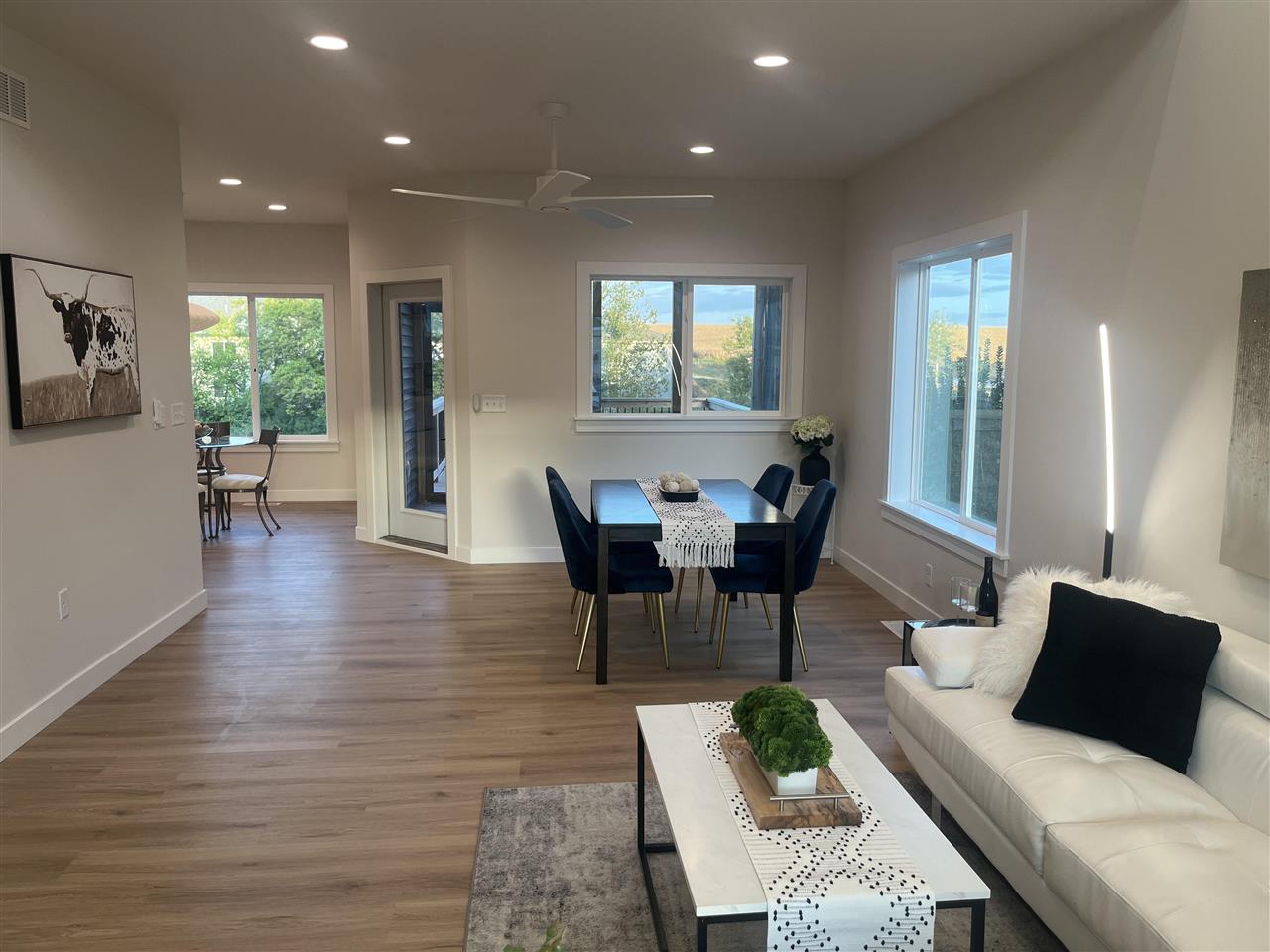 218 Colchester Dr