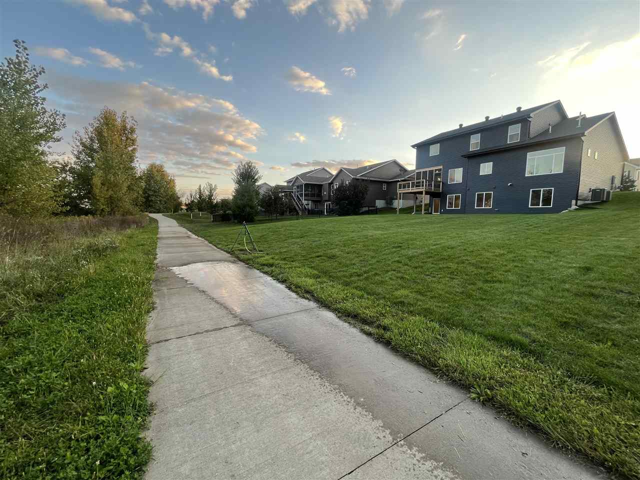 218 Colchester Dr