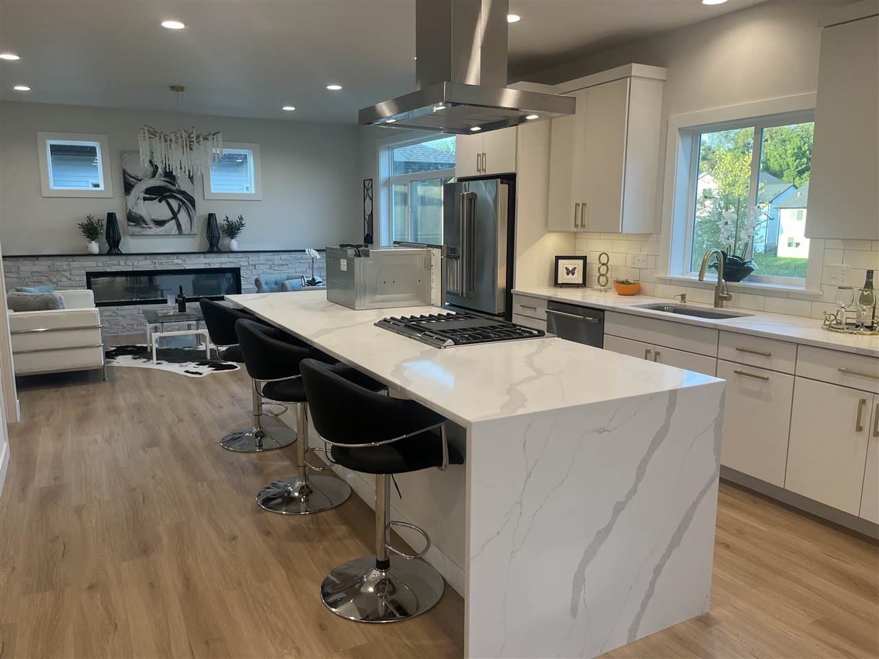 218 Colchester Dr
