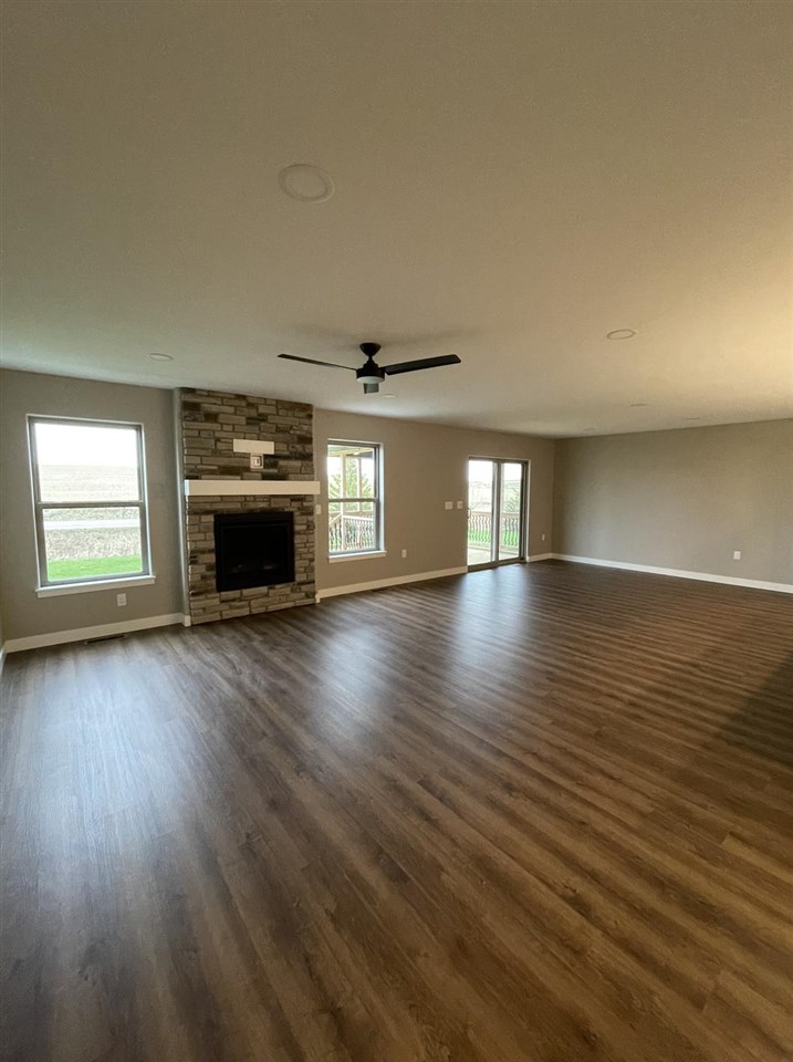 164 Huntington Dr