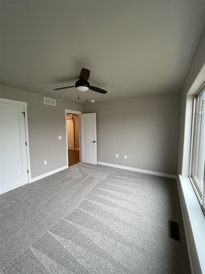 164 Huntington Dr