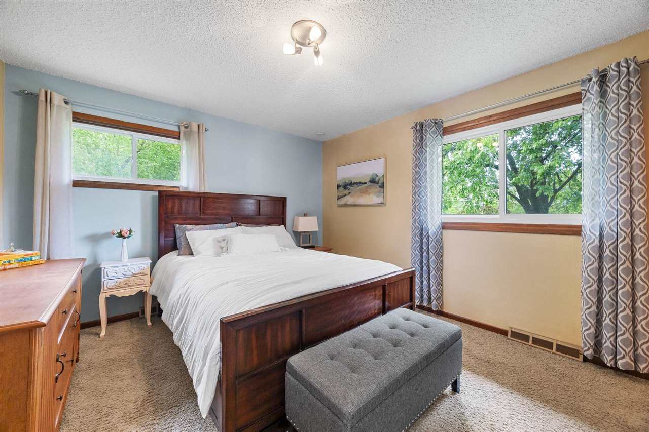 305 N Mount Vernon Dr