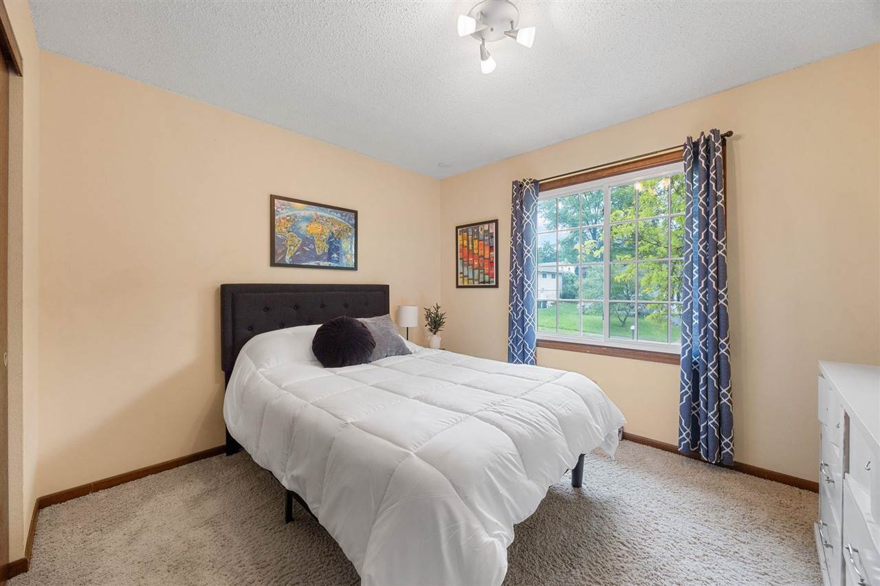 305 N Mount Vernon Dr