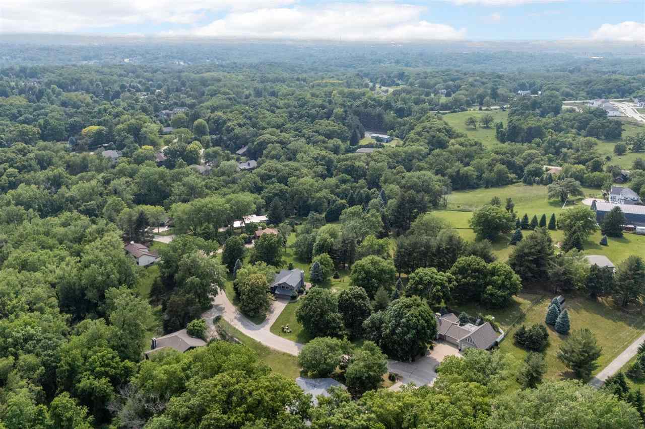 13 South View Dr NE