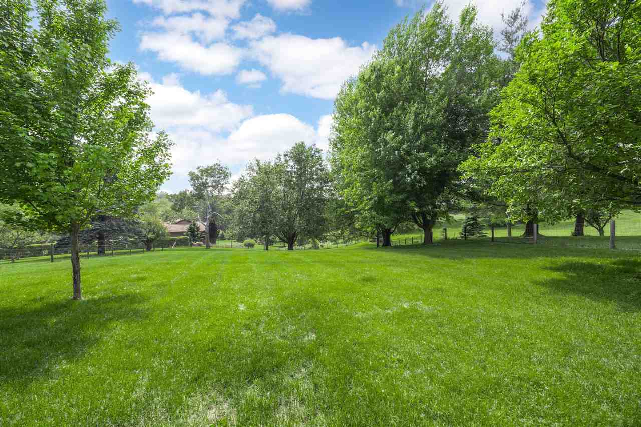 13 South View Dr NE