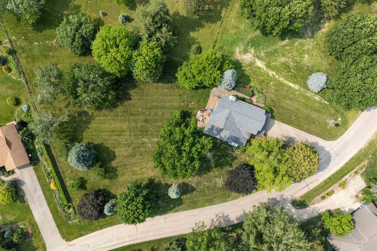 13 South View Dr NE