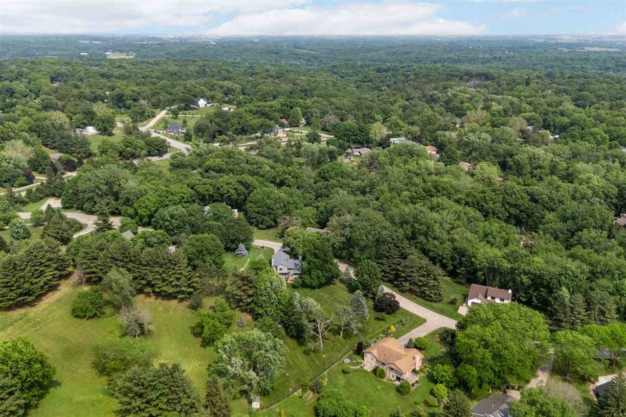 13 South View Dr NE