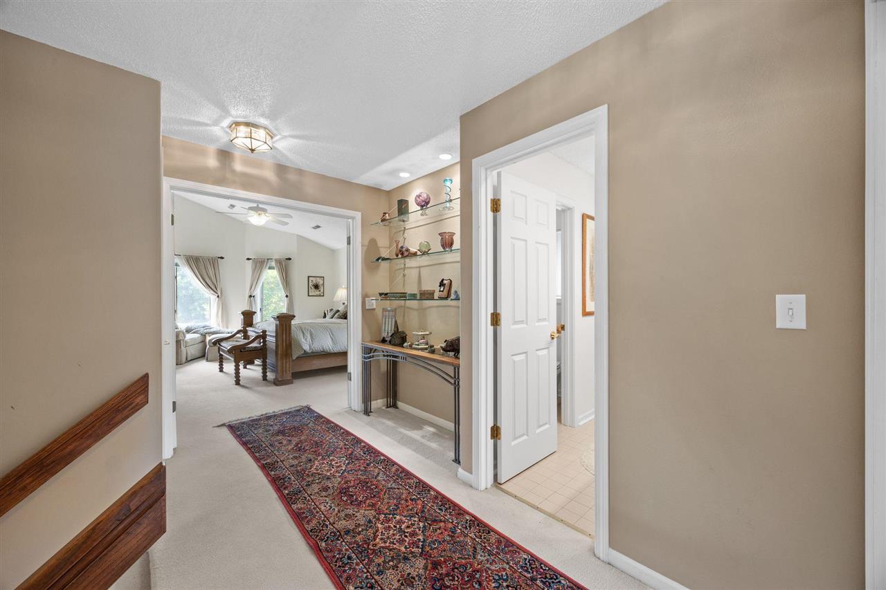 13 South View Dr NE