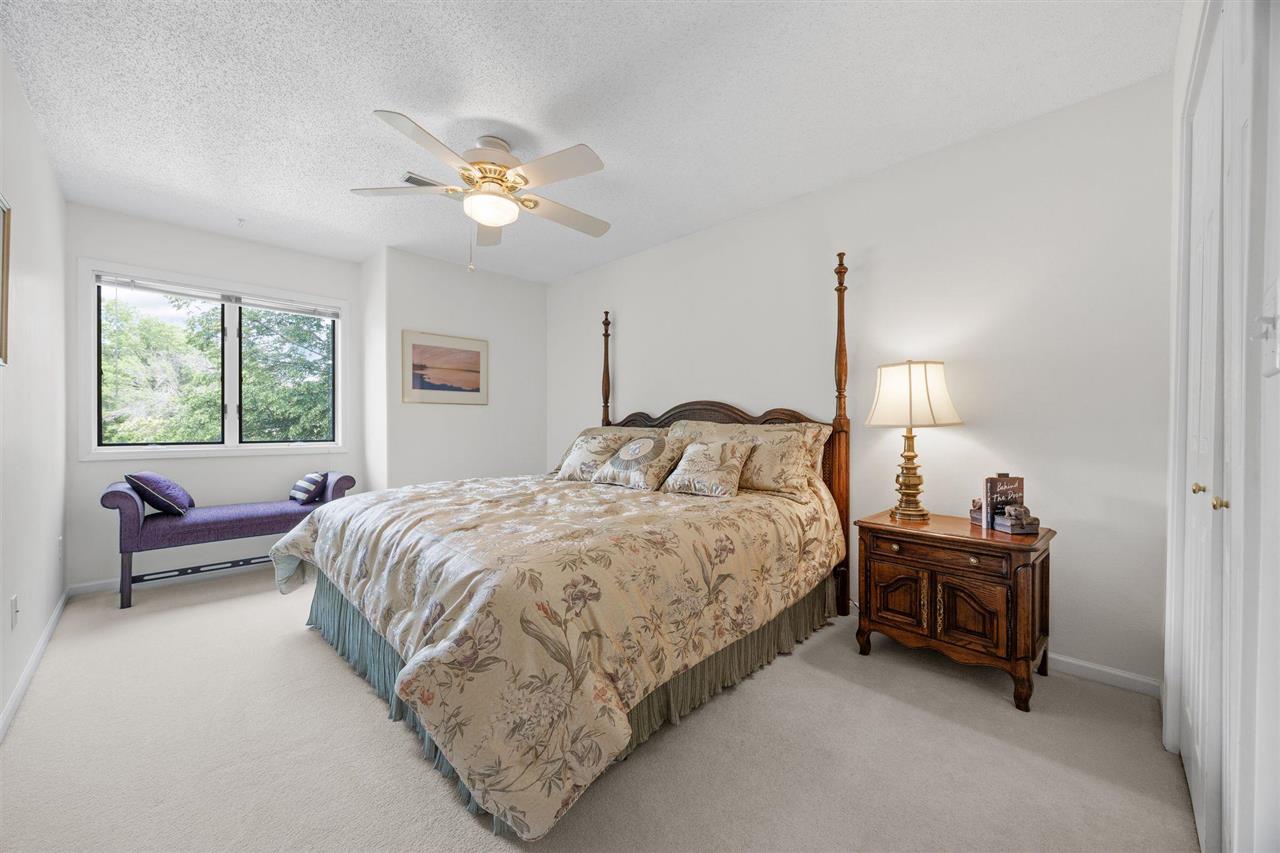 13 South View Dr NE