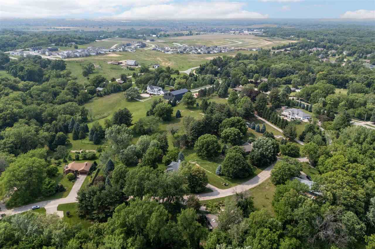 13 South View Dr NE