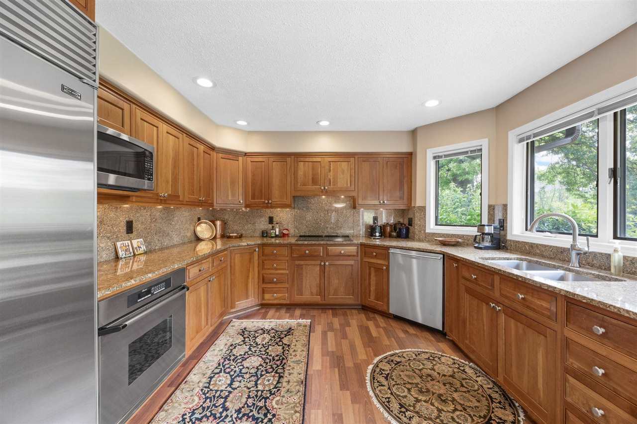 13 South View Dr NE