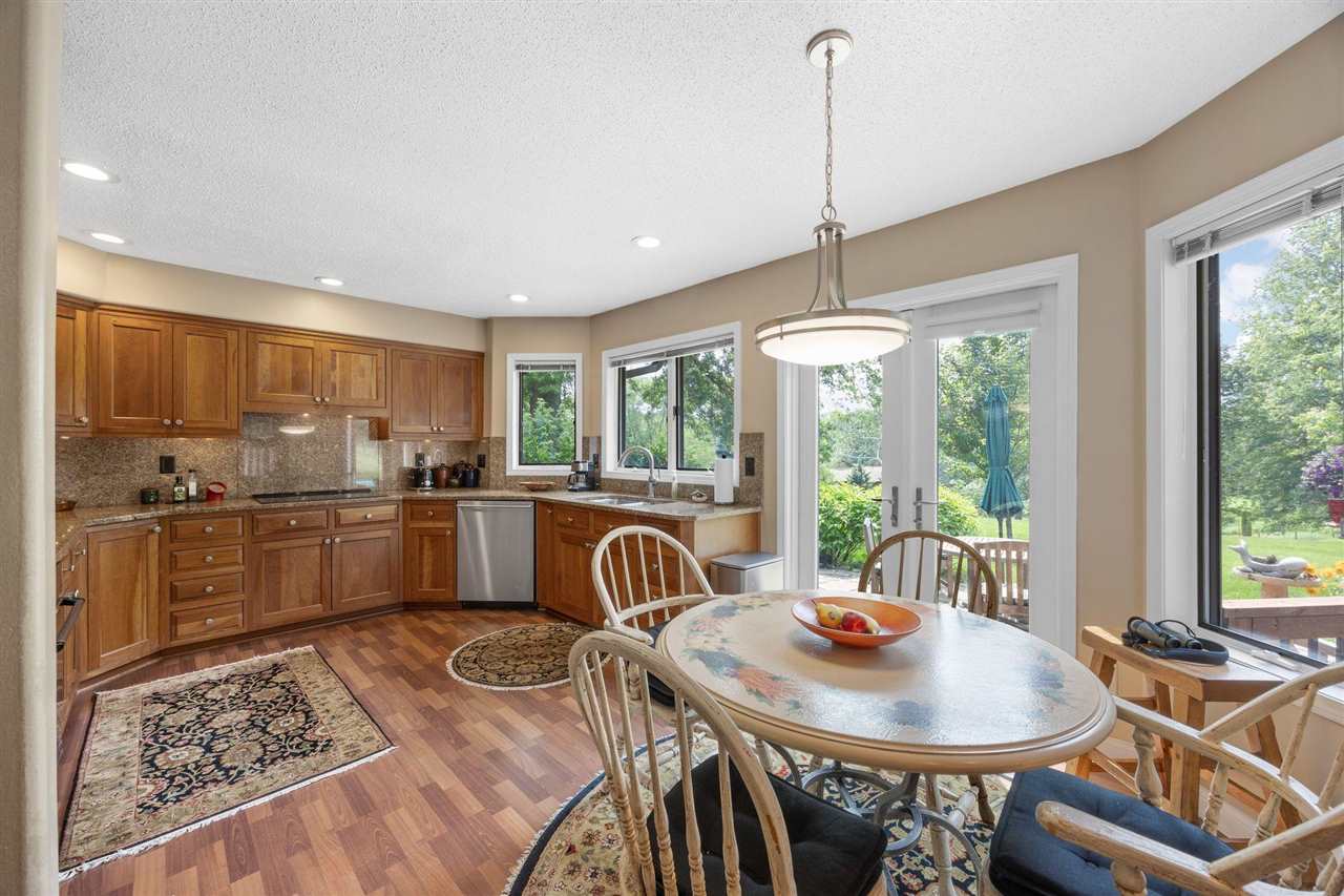 13 South View Dr NE