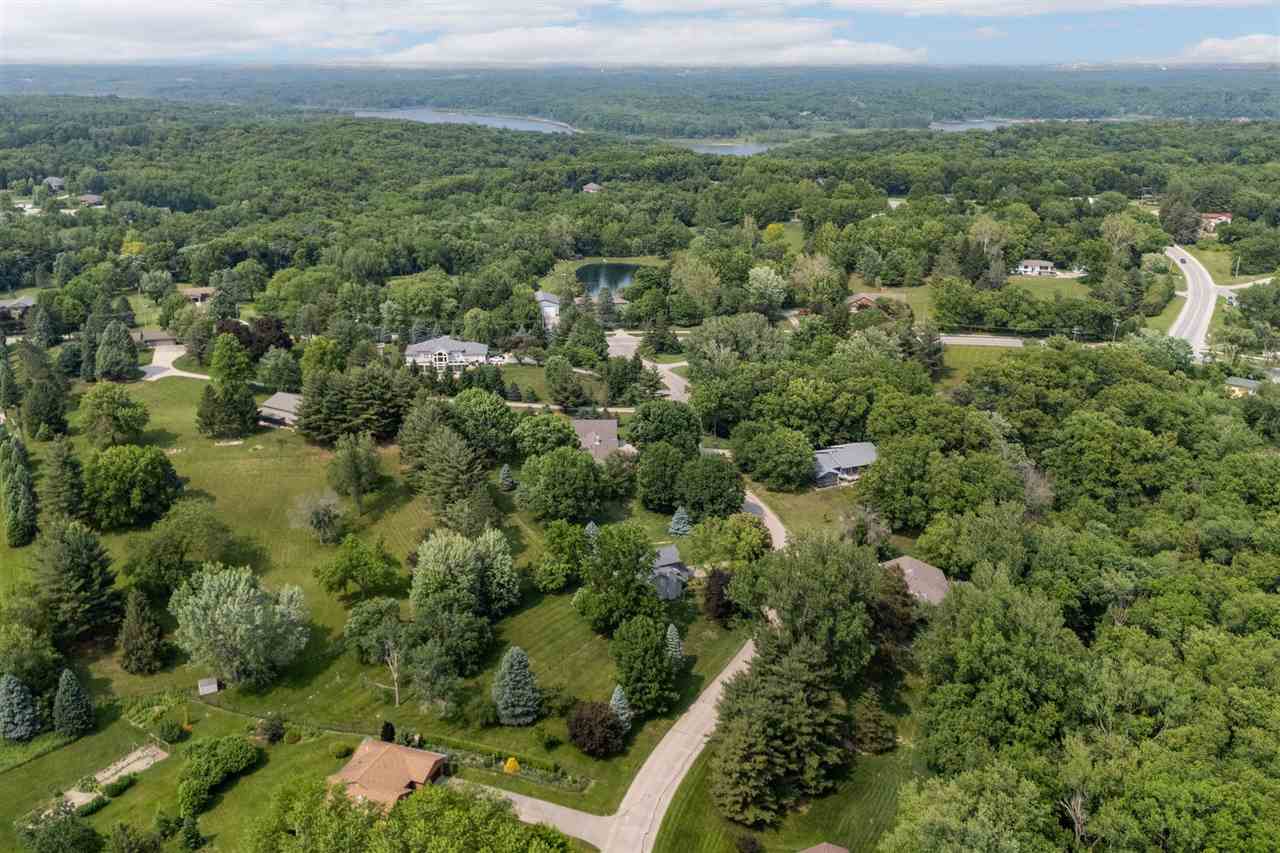 13 South View Dr NE