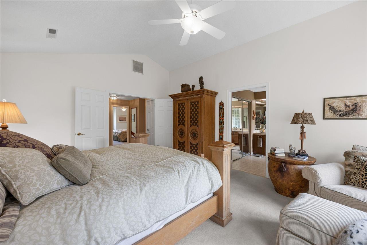 13 South View Dr NE