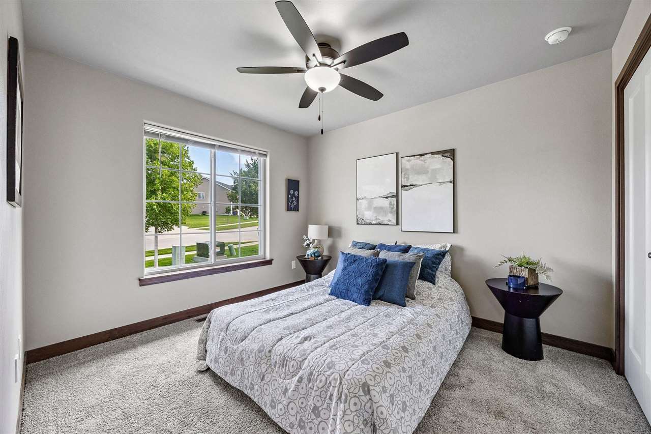 1101 Creekside Dr