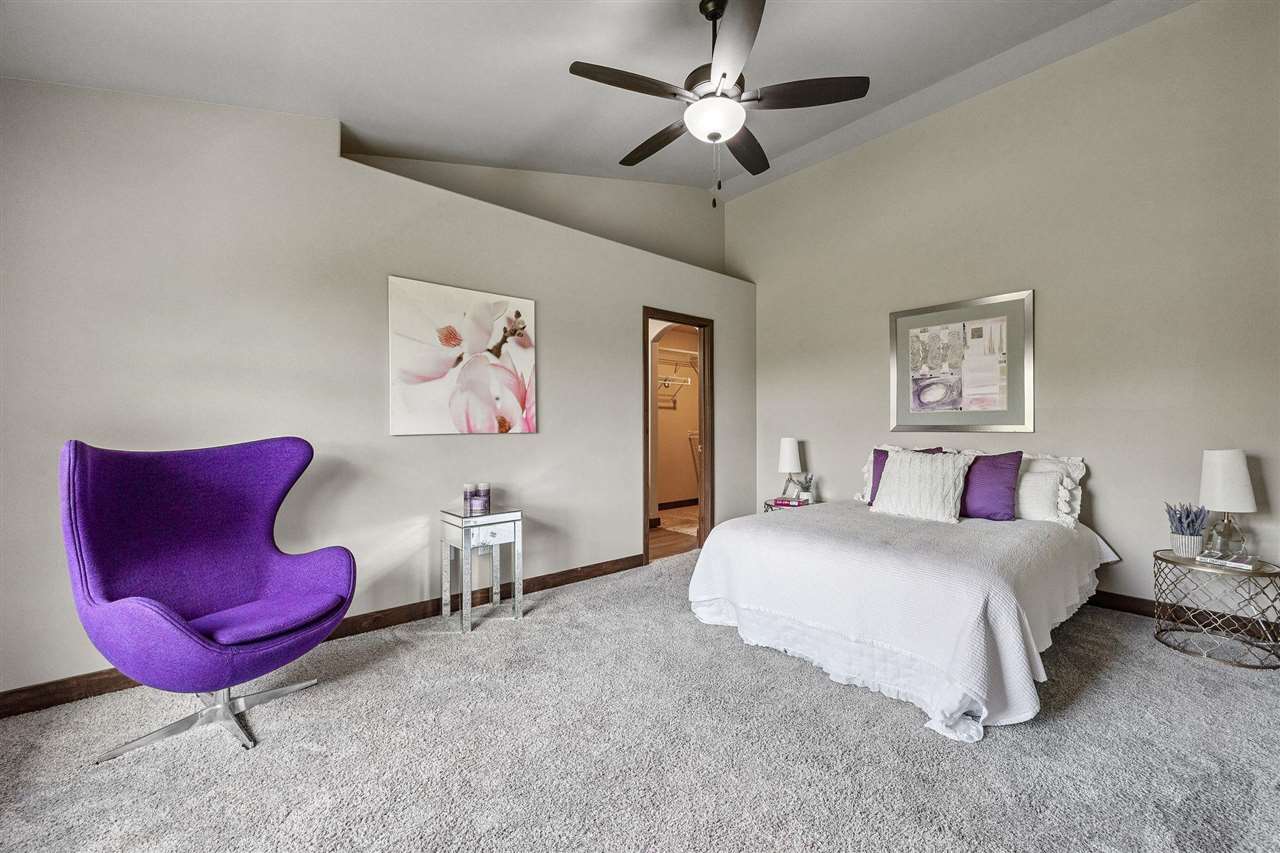 1101 Creekside Dr
