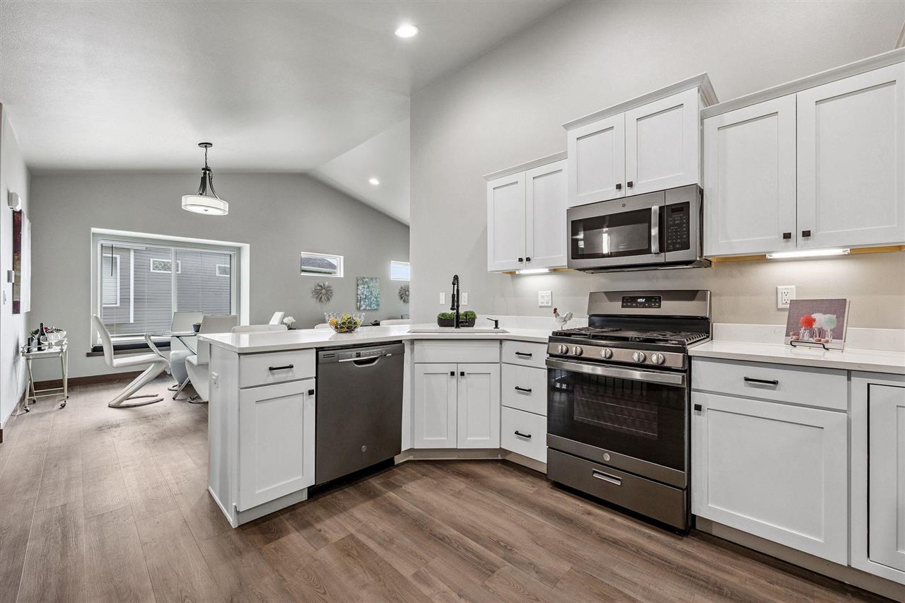 1101 Creekside Dr