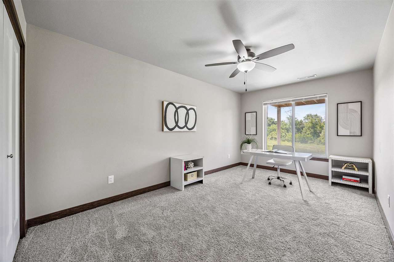 1101 Creekside Dr