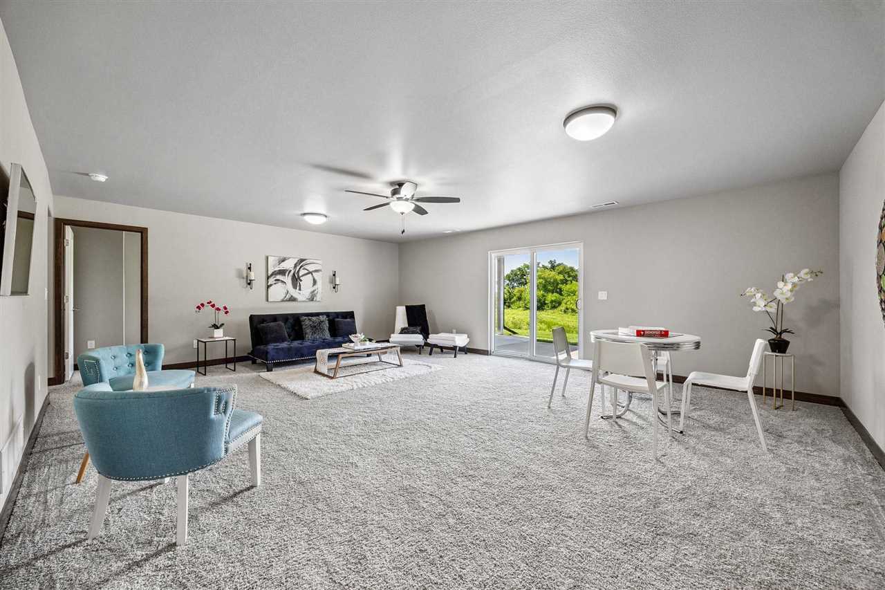 1101 Creekside Dr
