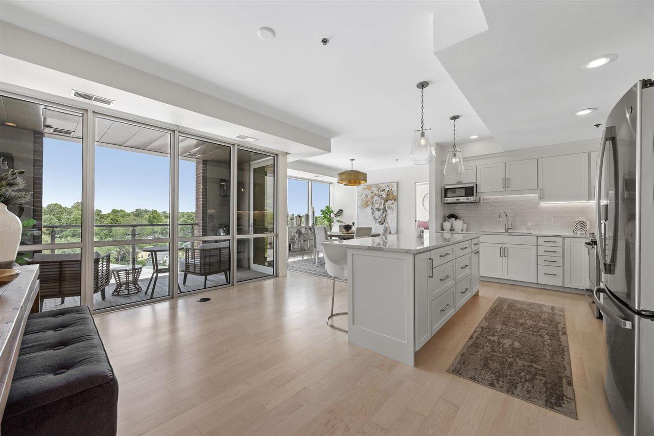 1303 5th St Unit: 604