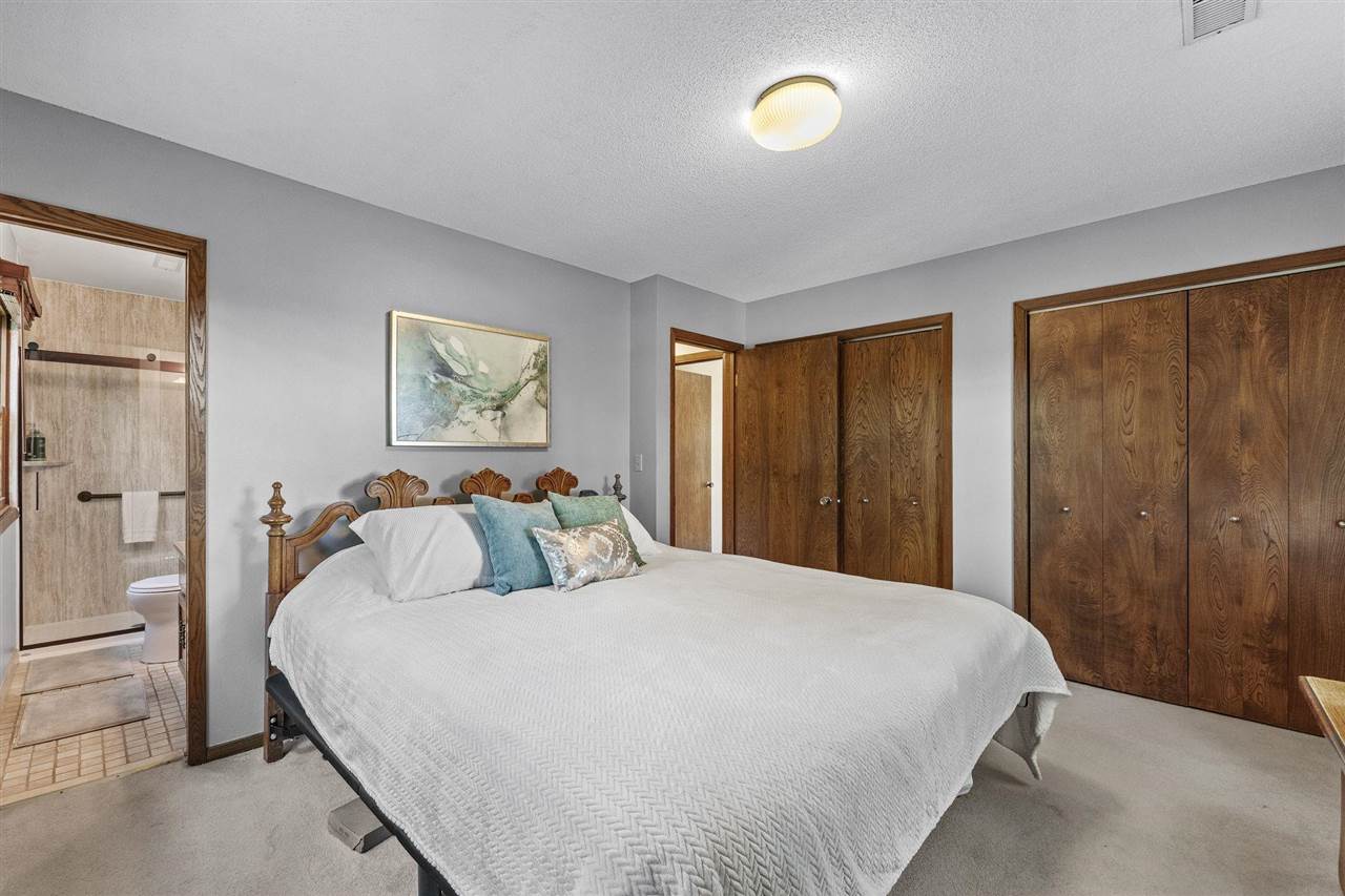556 Mahaska Ct
