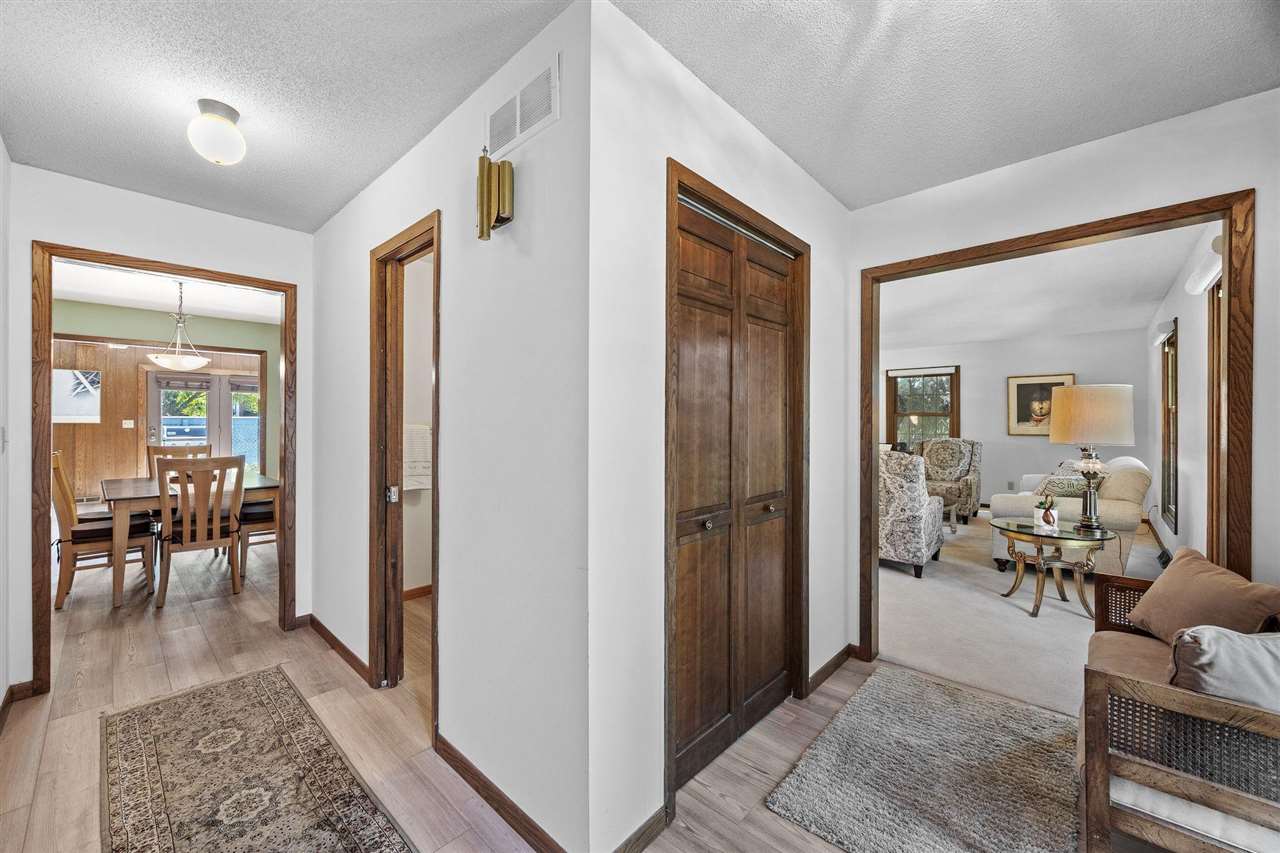 556 Mahaska Ct