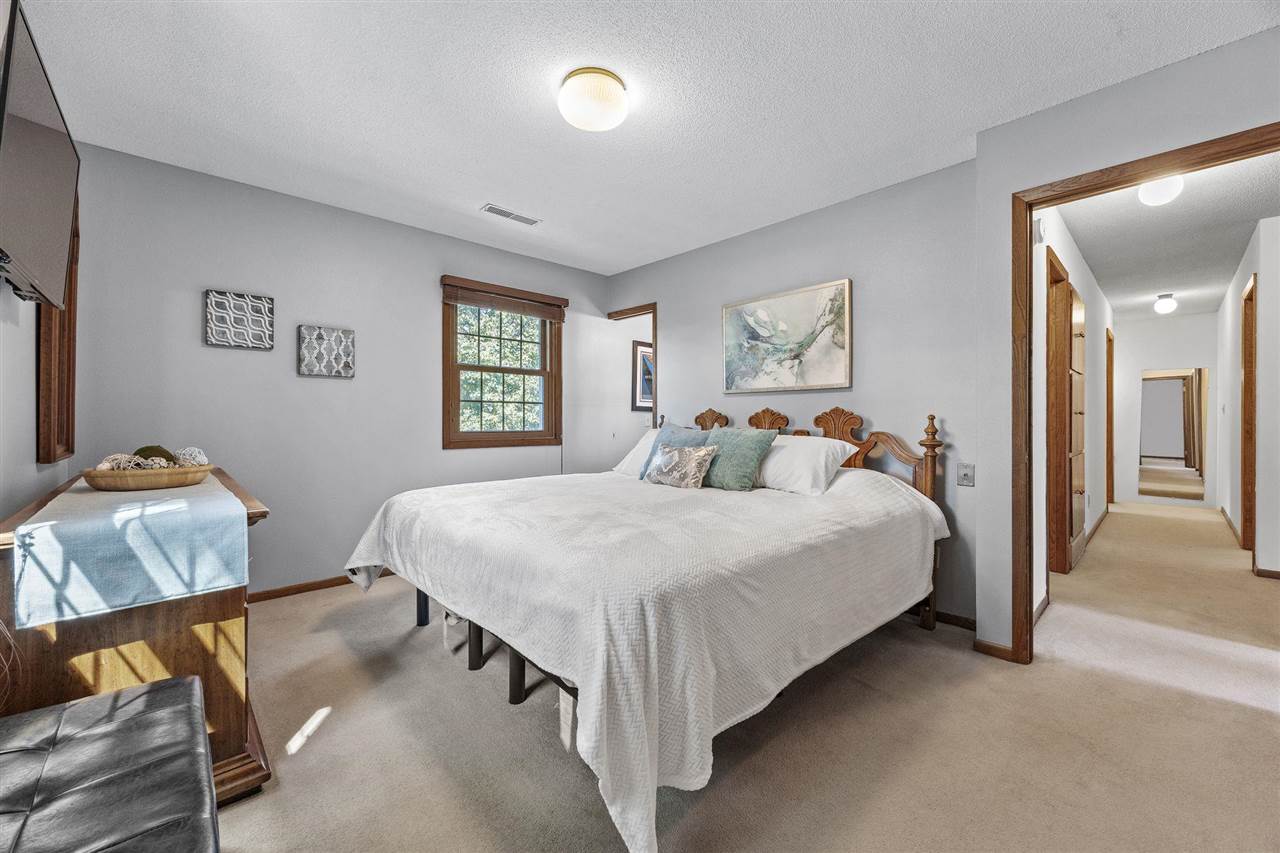 556 Mahaska Ct