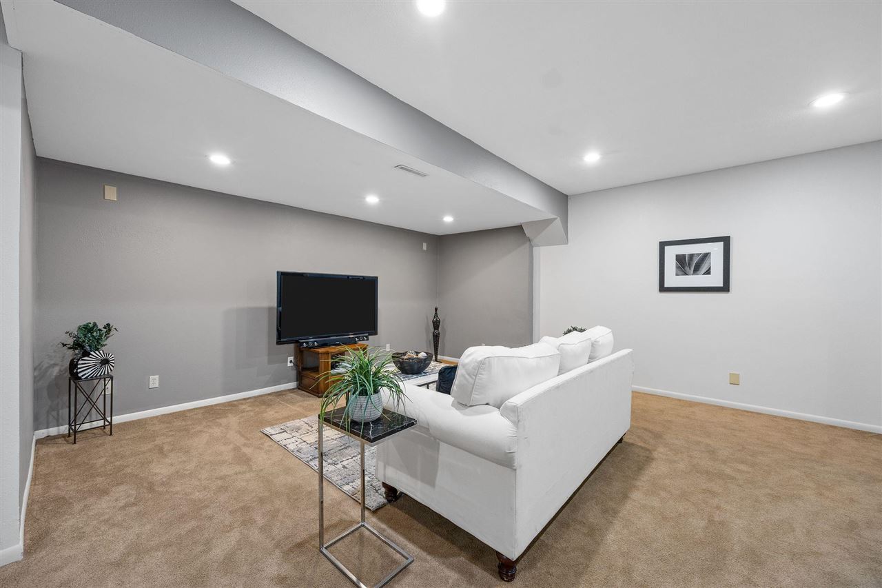 960 Mesquite Dr