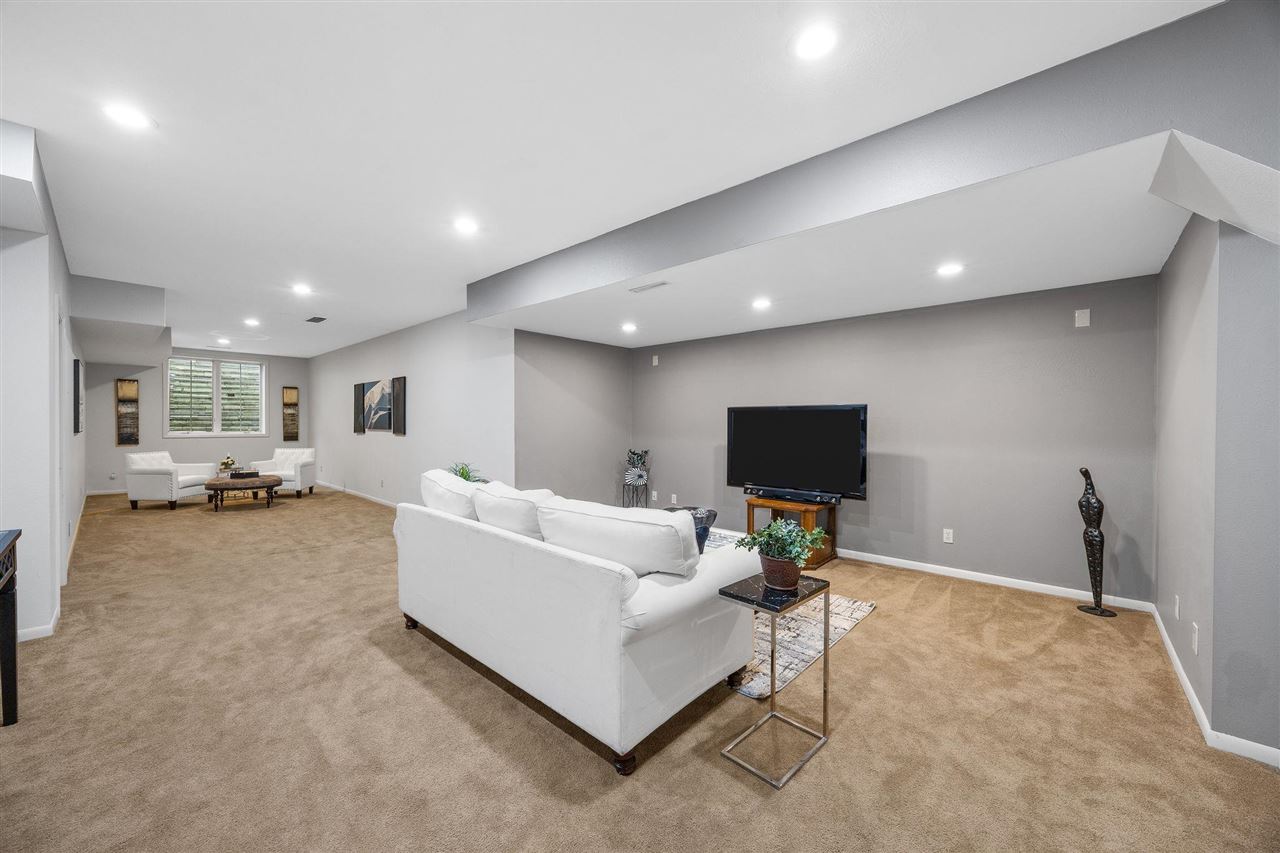 960 Mesquite Dr
