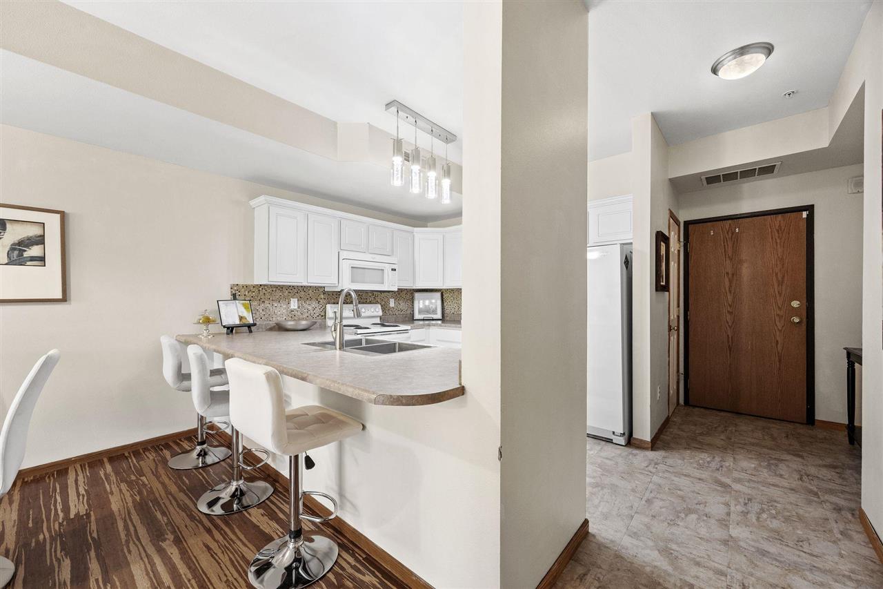 1753 Louis Pl