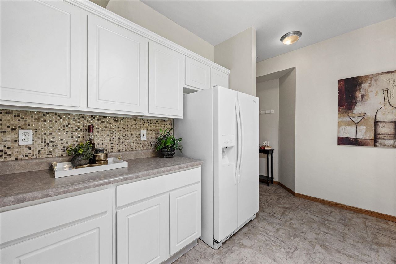 1753 Louis Pl