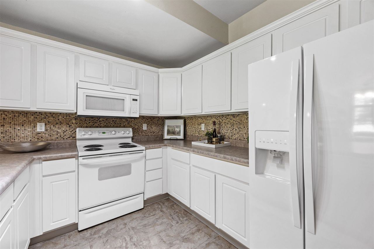 1753 Louis Pl