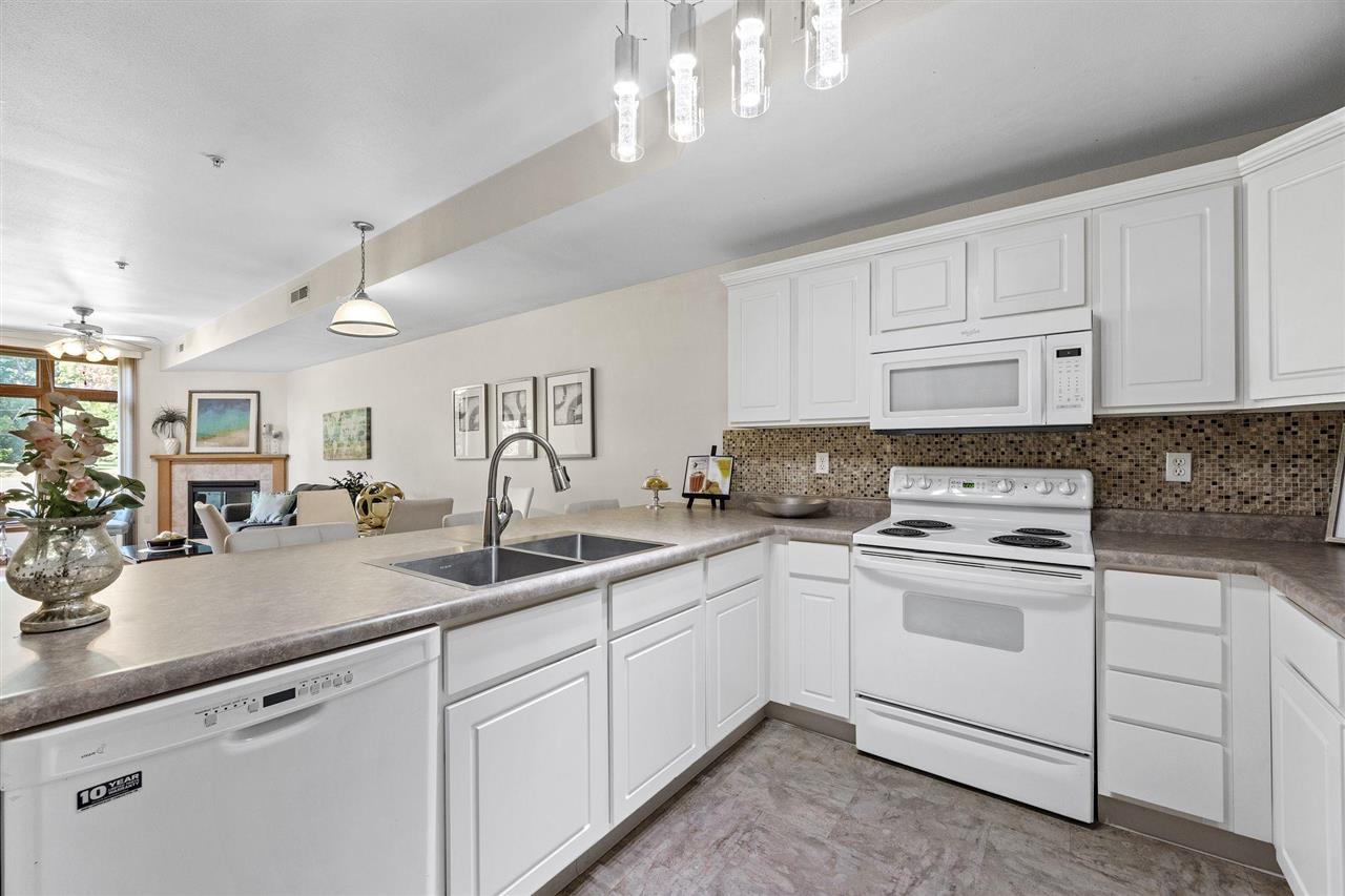 1753 Louis Pl