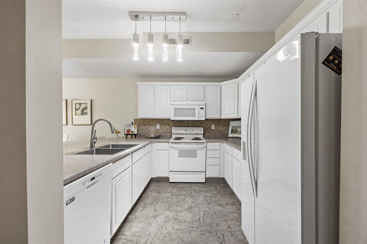 1753 Louis Pl