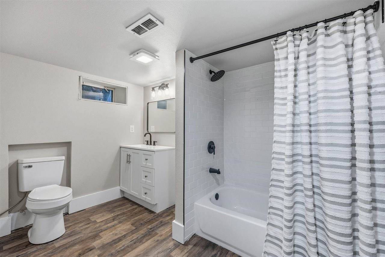 411 8th Ave SW