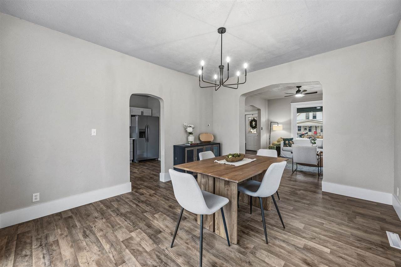 411 8th Ave SW