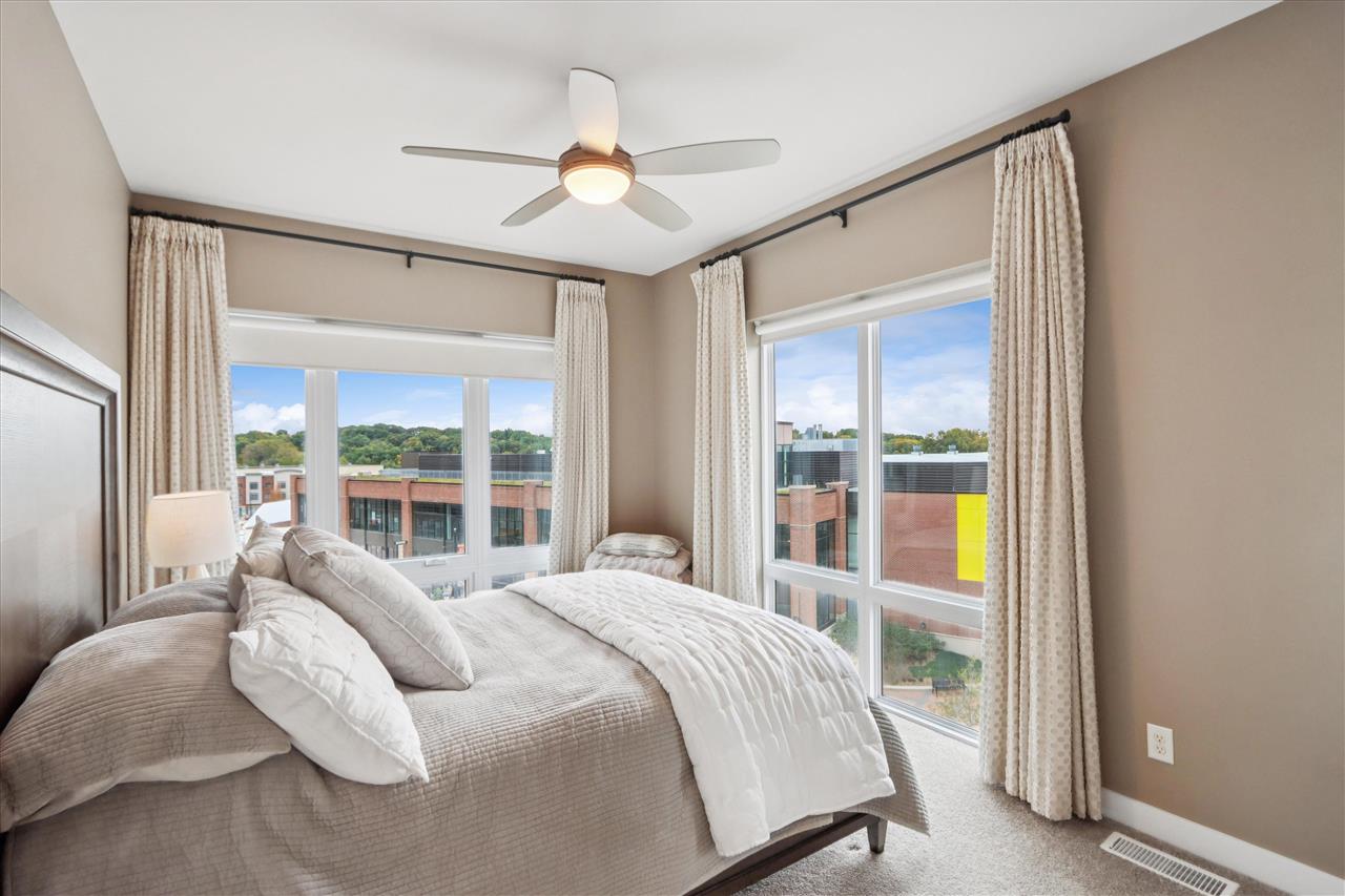 901 E 2nd Ave Unit: 202