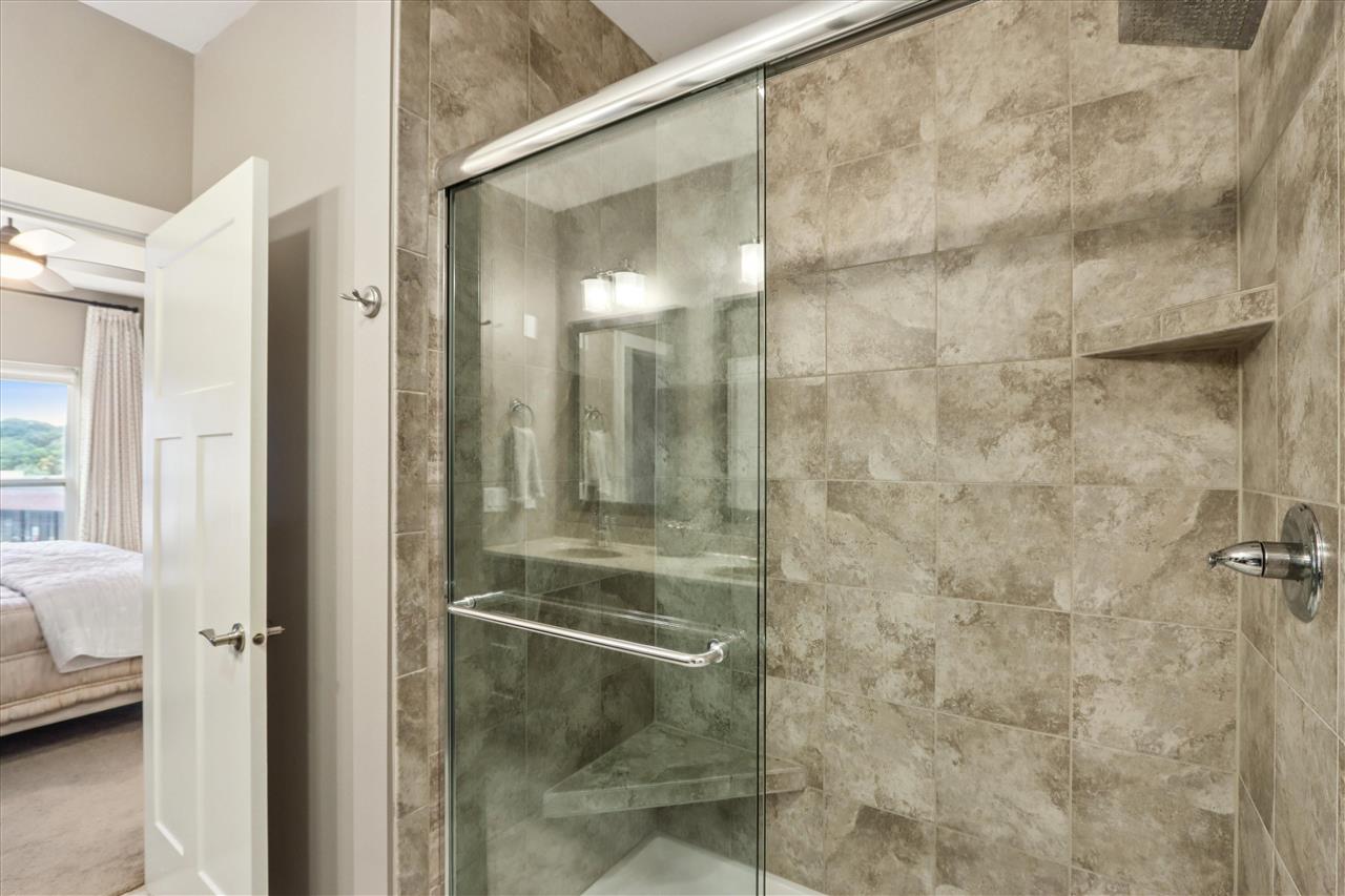 901 E 2nd Ave Unit: 202