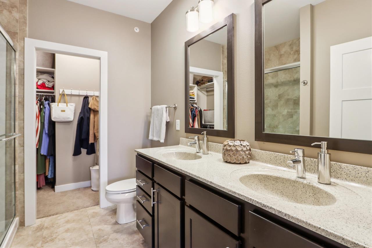 901 E 2nd Ave Unit: 202