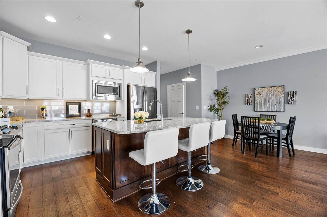 901 E 2nd Ave Unit: 205